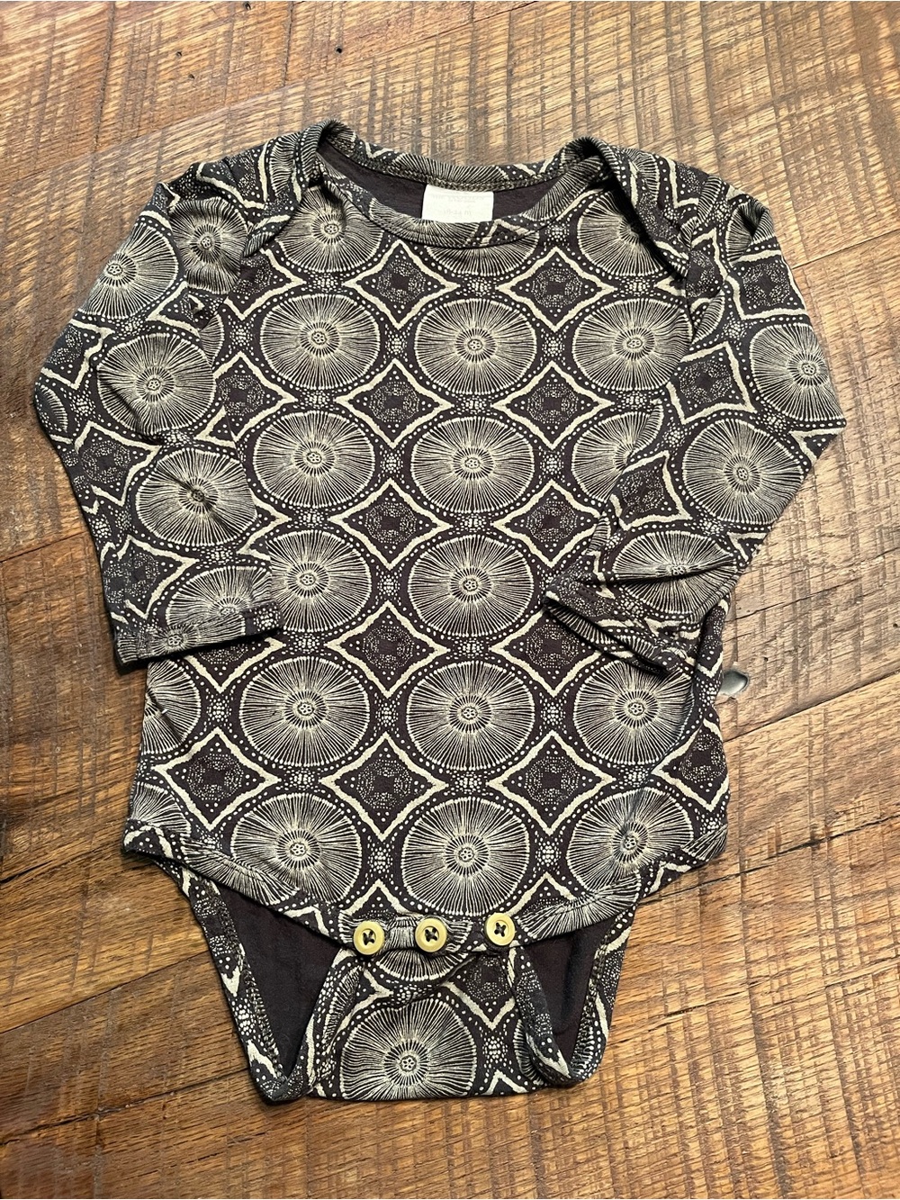 Kate Quinn Bamboo Neutral Geo Baby Long Sleeve Bodysuit